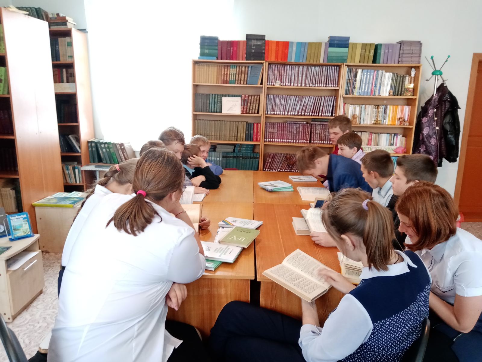 Обеспечение учащегося учебниками.