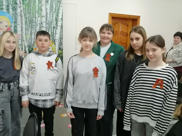 Мастер – класс по теме: «Брошь из георгиевской ленты».